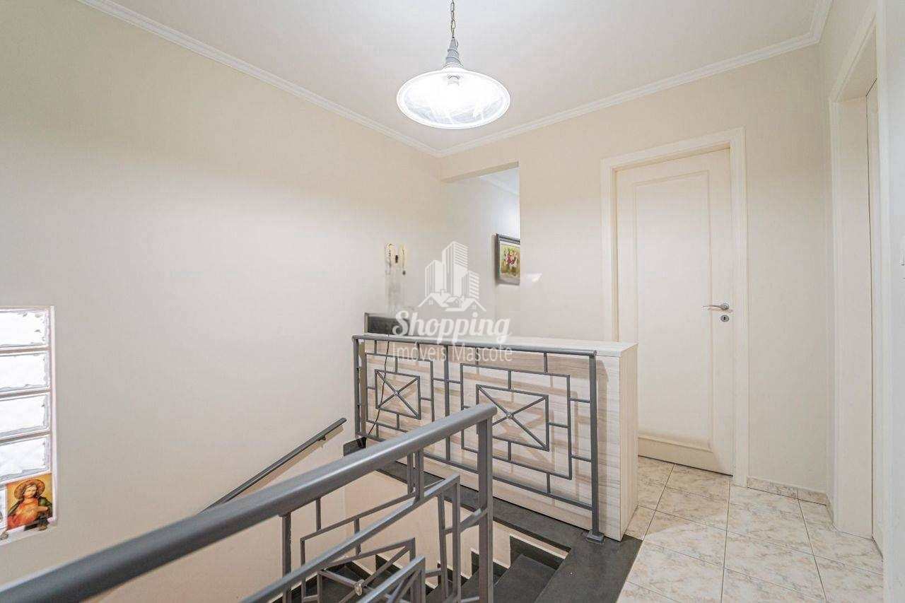 Casa à venda com 3 quartos, 220m² - Foto 4