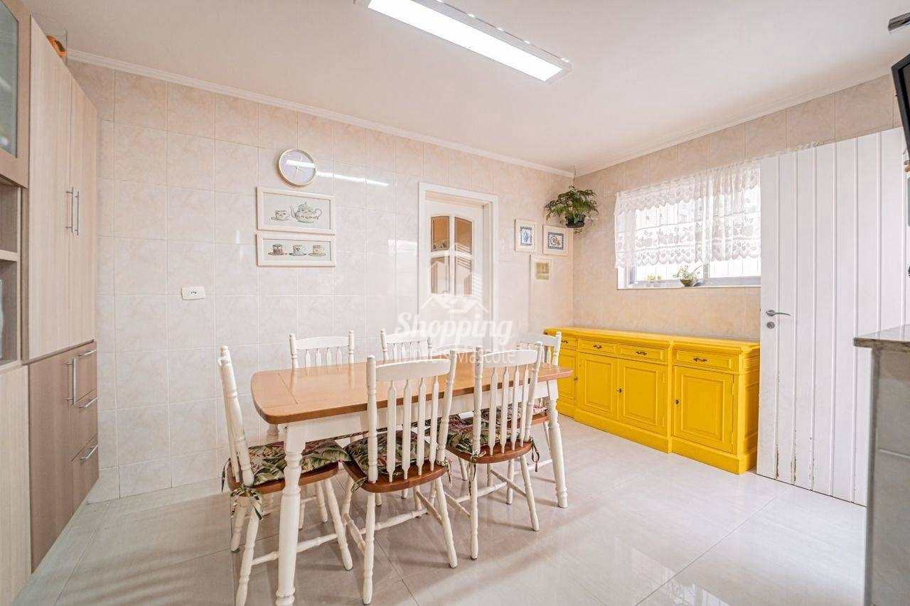 Casa à venda com 3 quartos, 220m² - Foto 27