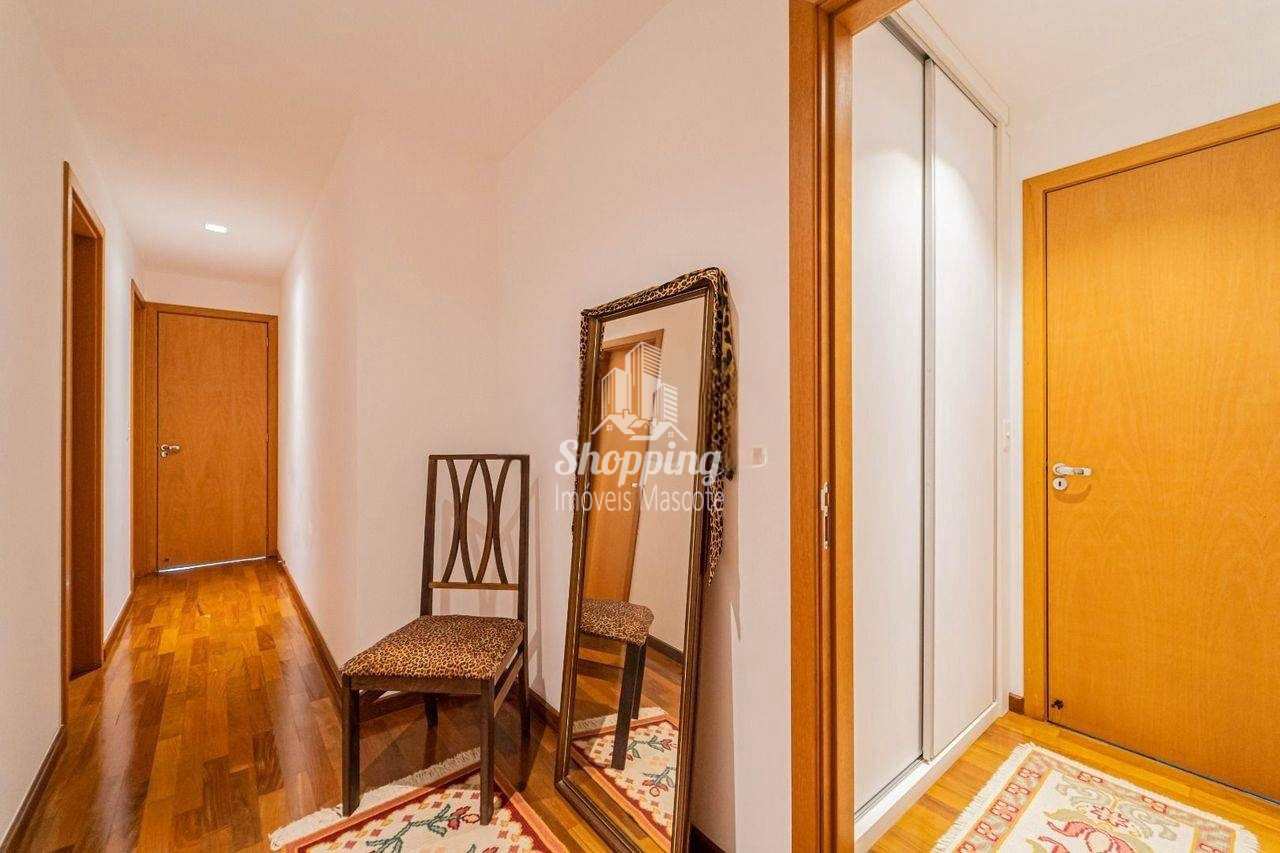 Apartamento à venda com 4 quartos, 208m² - Foto 18