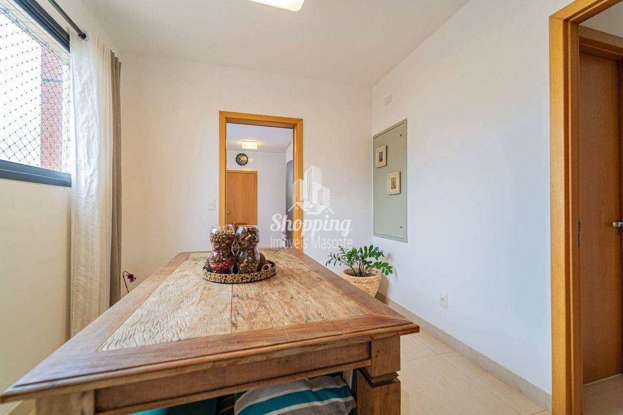 Apartamento à venda com 4 quartos, 208m² - Foto 9