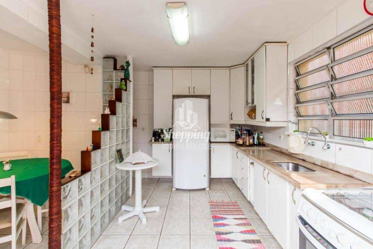 Sobrado à venda com 3 quartos, 230m² - Foto 2