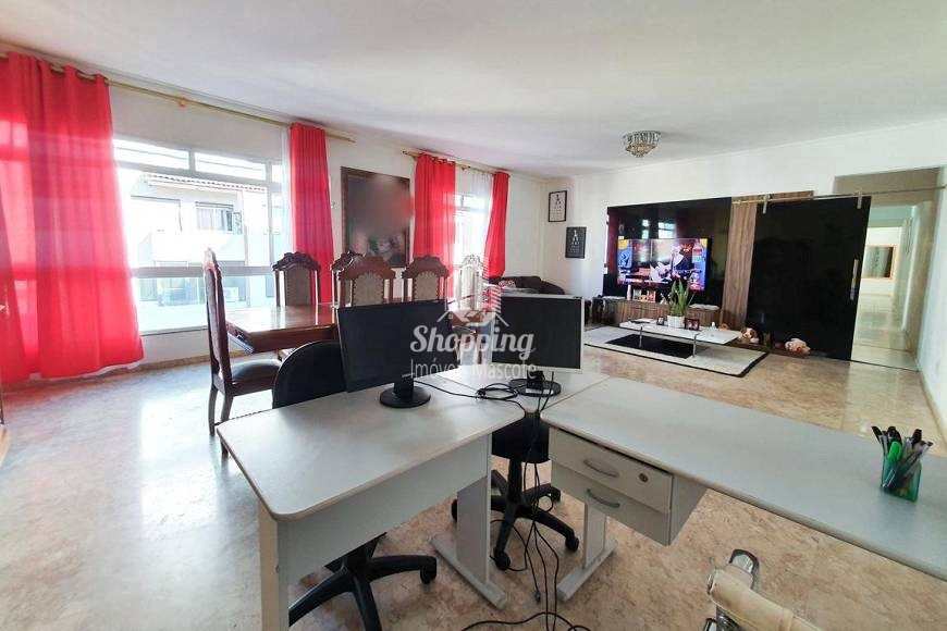 Apartamento à venda com 3 quartos, 197m² - Foto 2