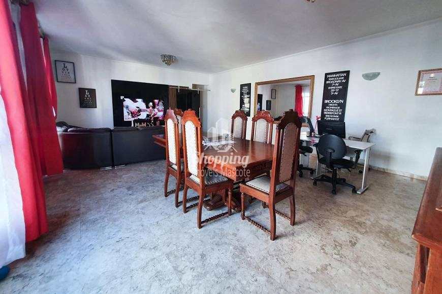 Apartamento à venda com 3 quartos, 197m² - Foto 6