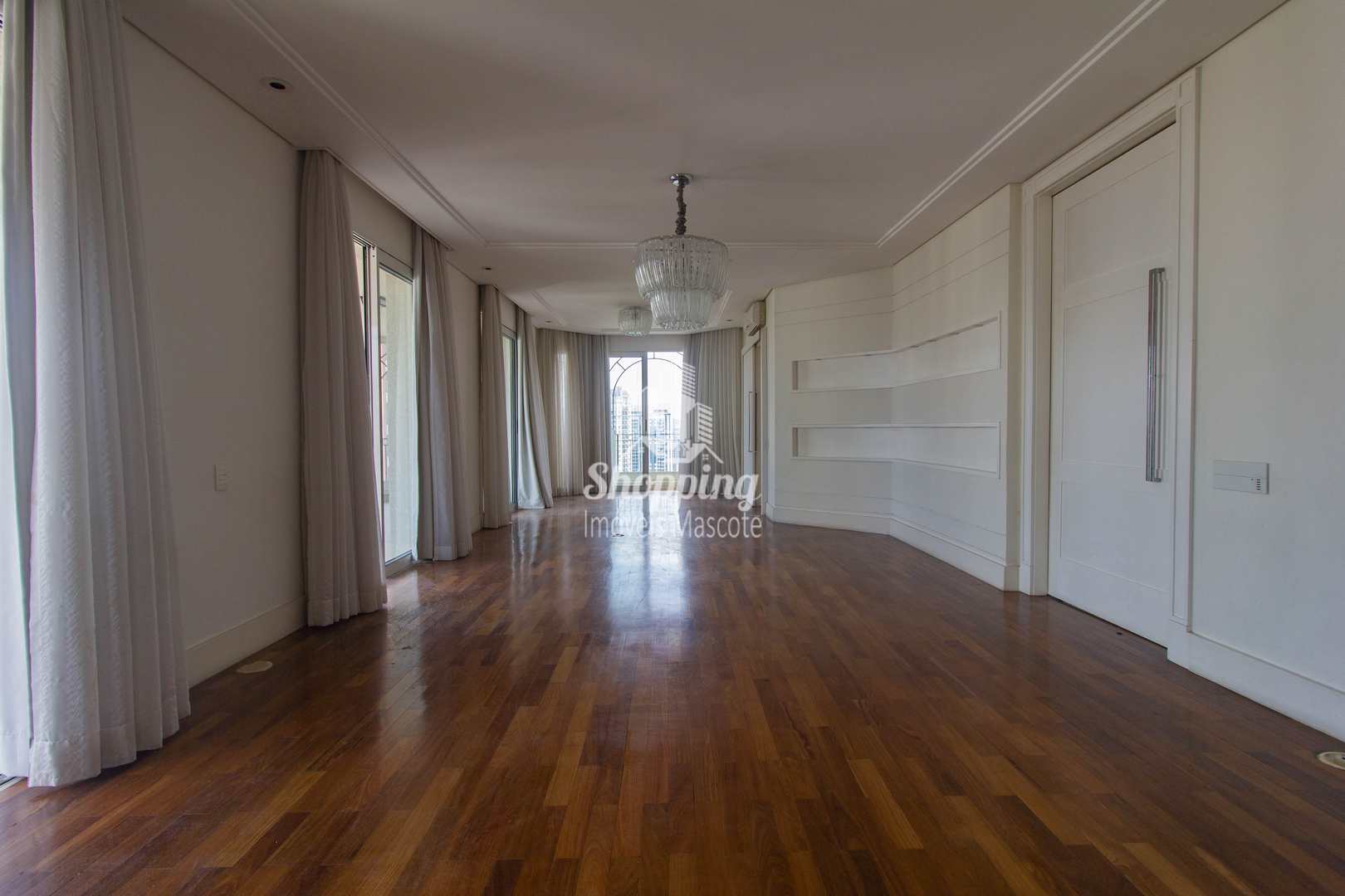 Apartamento à venda com 4 quartos, 260m² - Foto 2