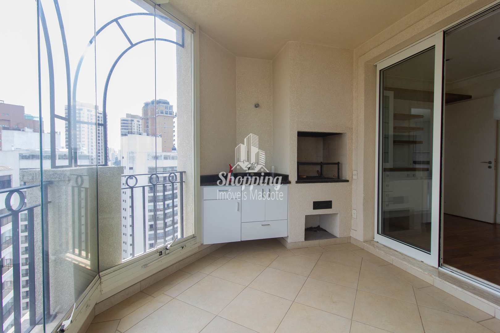 Apartamento à venda com 4 quartos, 260m² - Foto 4