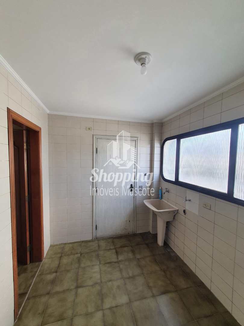 Apartamento à venda com 3 quartos, 189m² - Foto 32