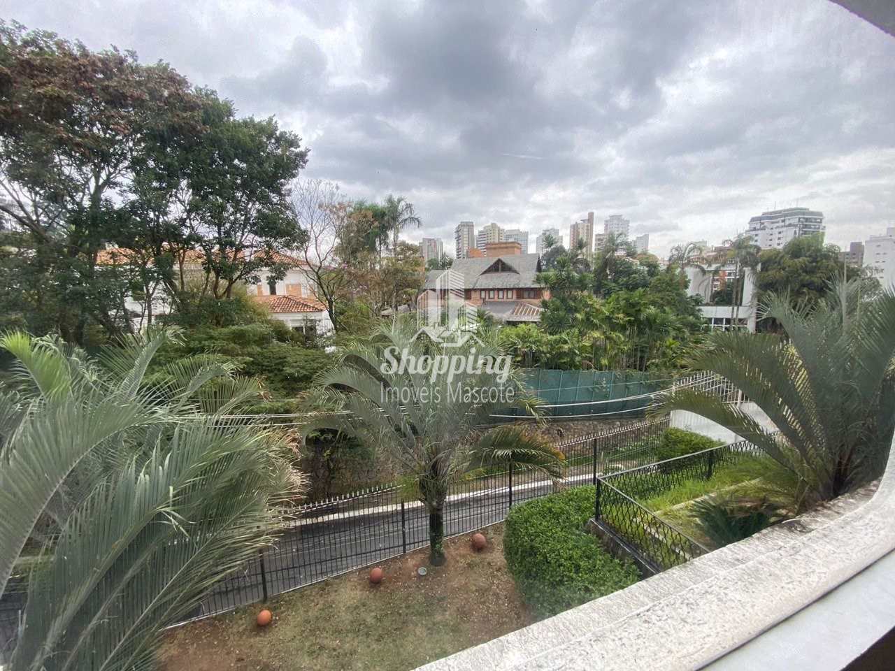 Casa à venda e aluguel com 4 quartos, 1200m² - Foto 27