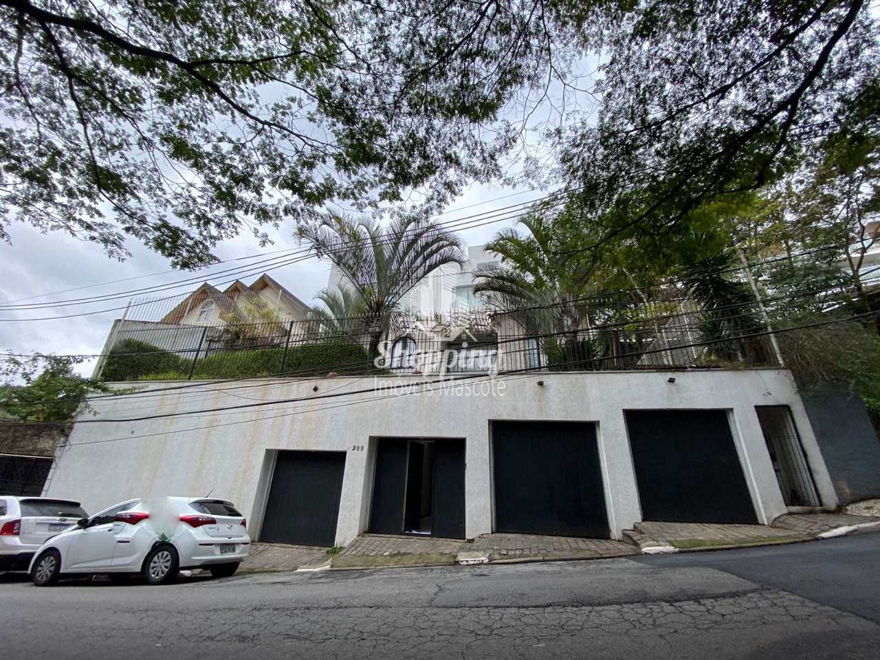 Casa à venda e aluguel com 4 quartos, 1200m² - Foto 1