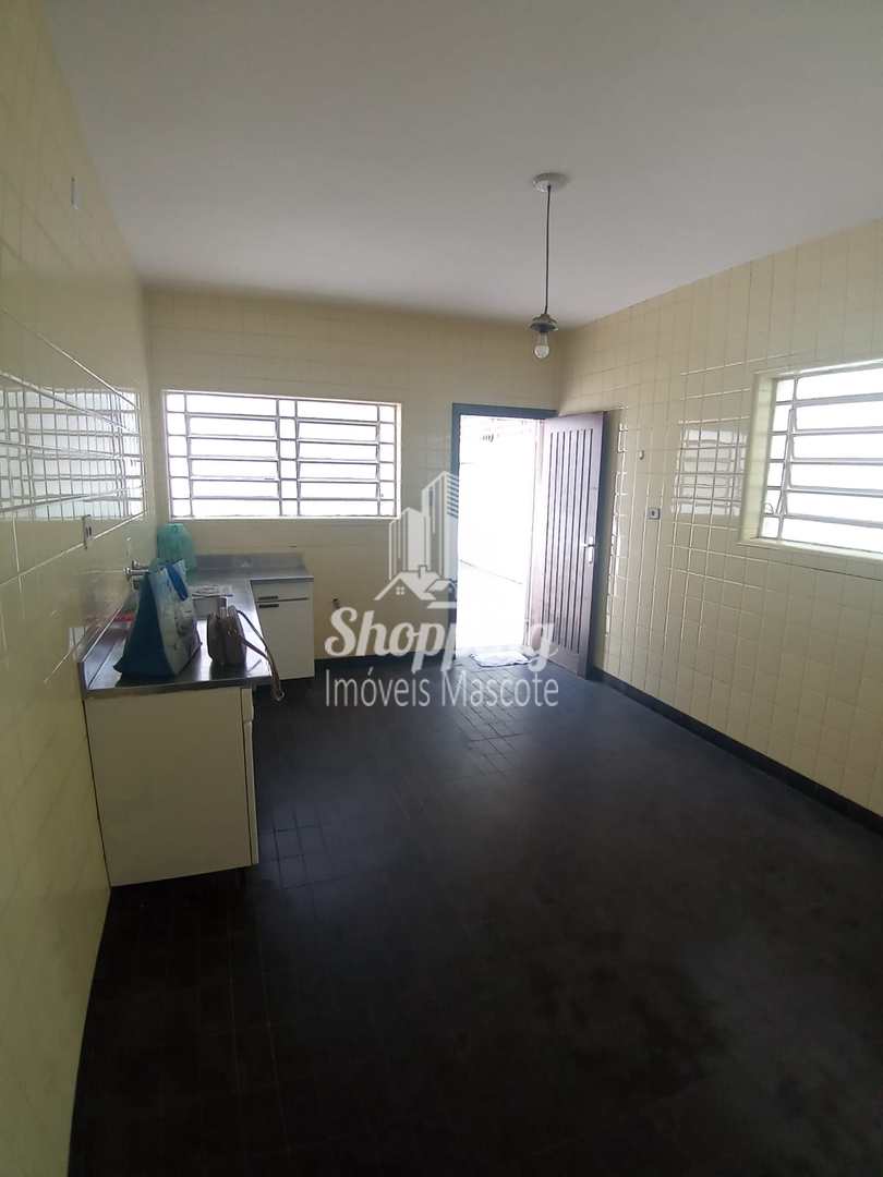 Sobrado à venda e aluguel com 3 quartos, 200m² - Foto 9