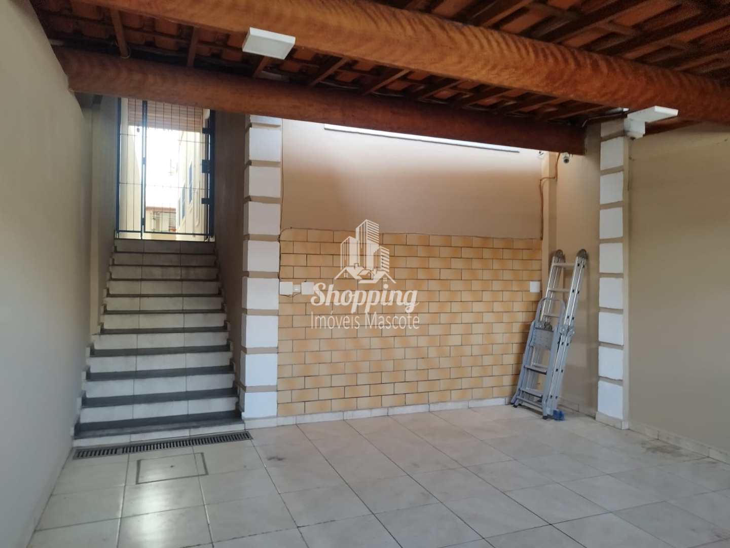 Sobrado à venda com 3 quartos, 120m² - Foto 2