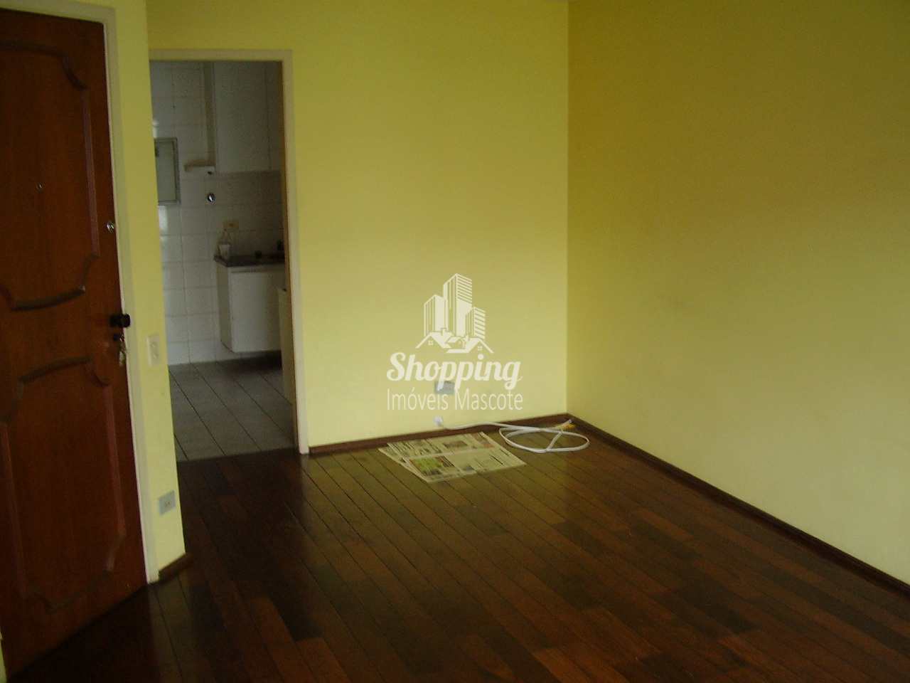 Apartamento à venda com 2 quartos, 75m² - Foto 2