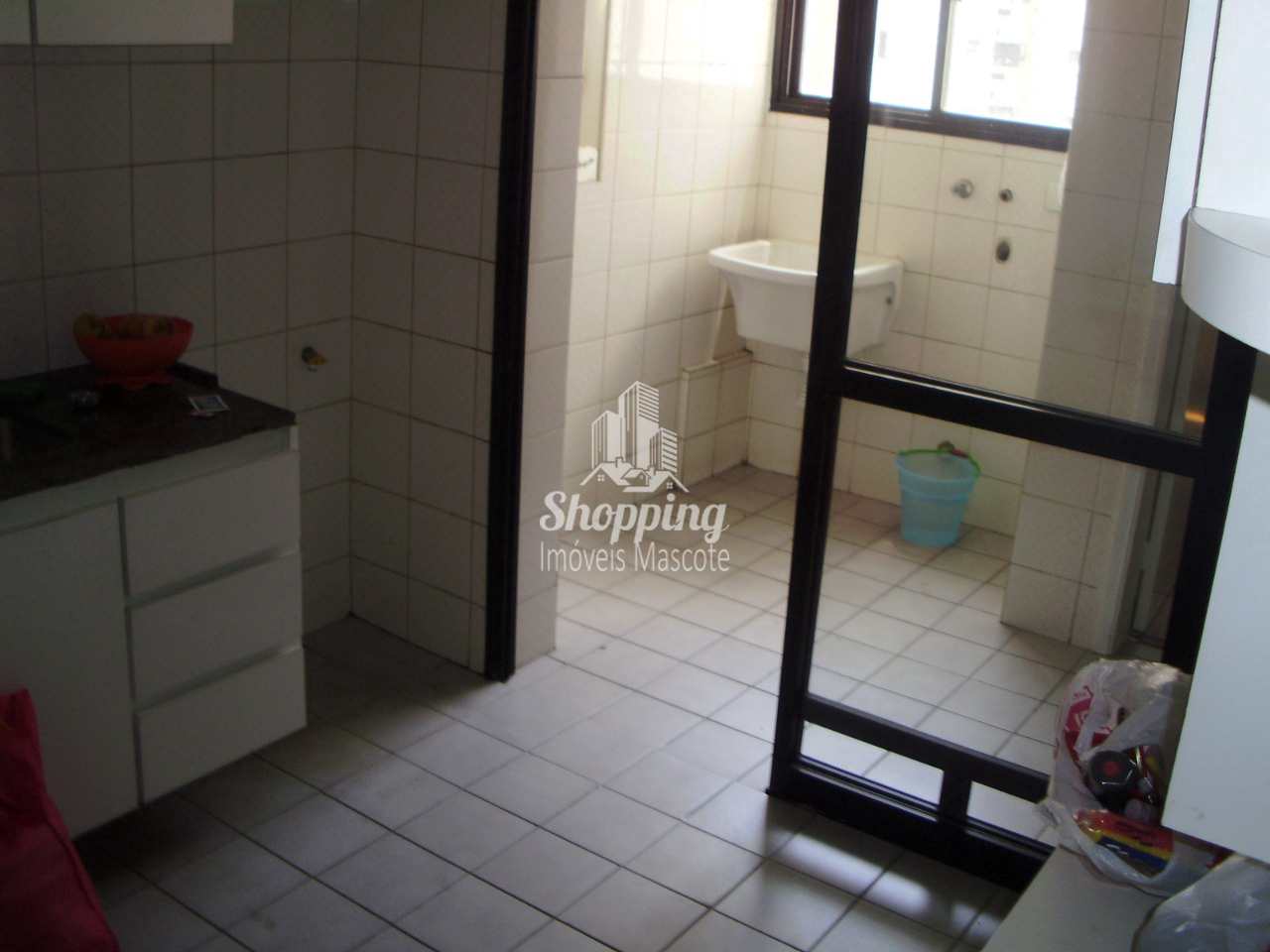 Apartamento à venda com 2 quartos, 75m² - Foto 8