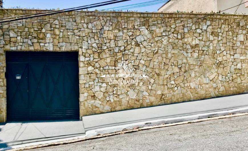 Sobrado à venda com 3 quartos, 220m² - Foto 1