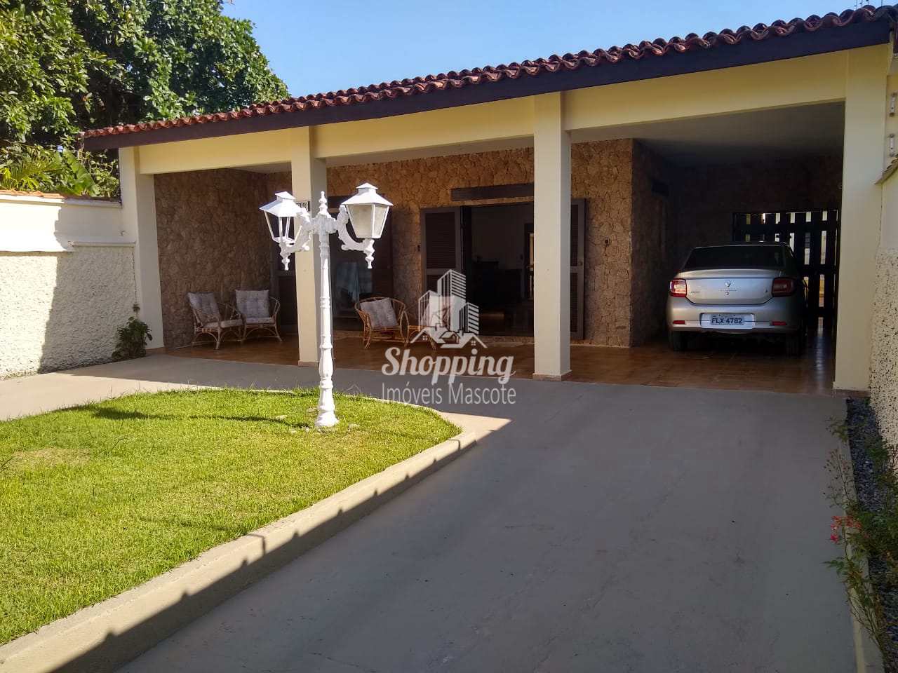 Casa à venda com 3 quartos, 250m² - Foto 2