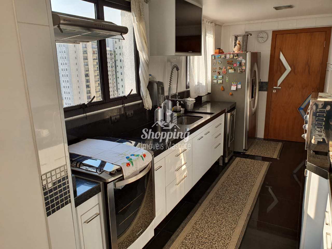 Apartamento à venda com 4 quartos, 190m² - Foto 7