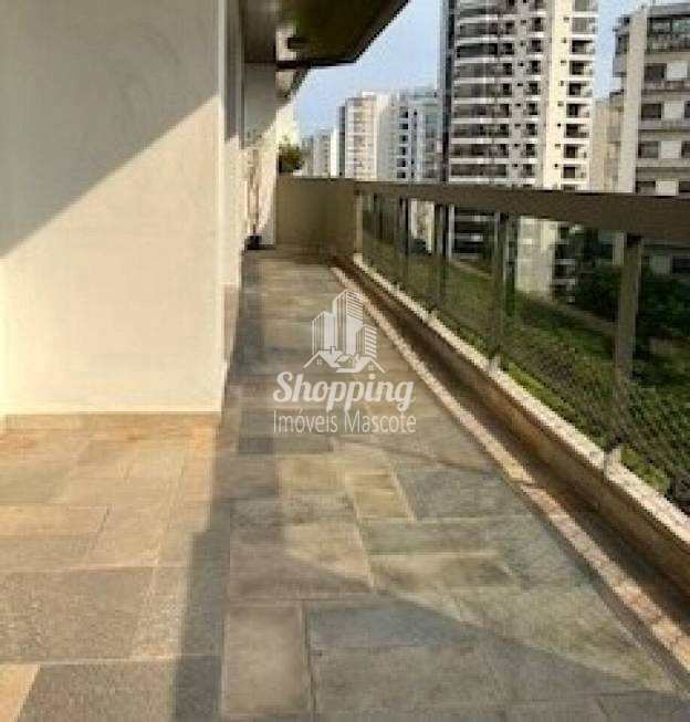 Apartamento à venda com 3 quartos, 233m² - Foto 3