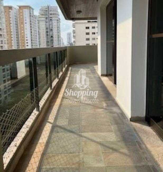 Apartamento à venda com 3 quartos, 233m² - Foto 4