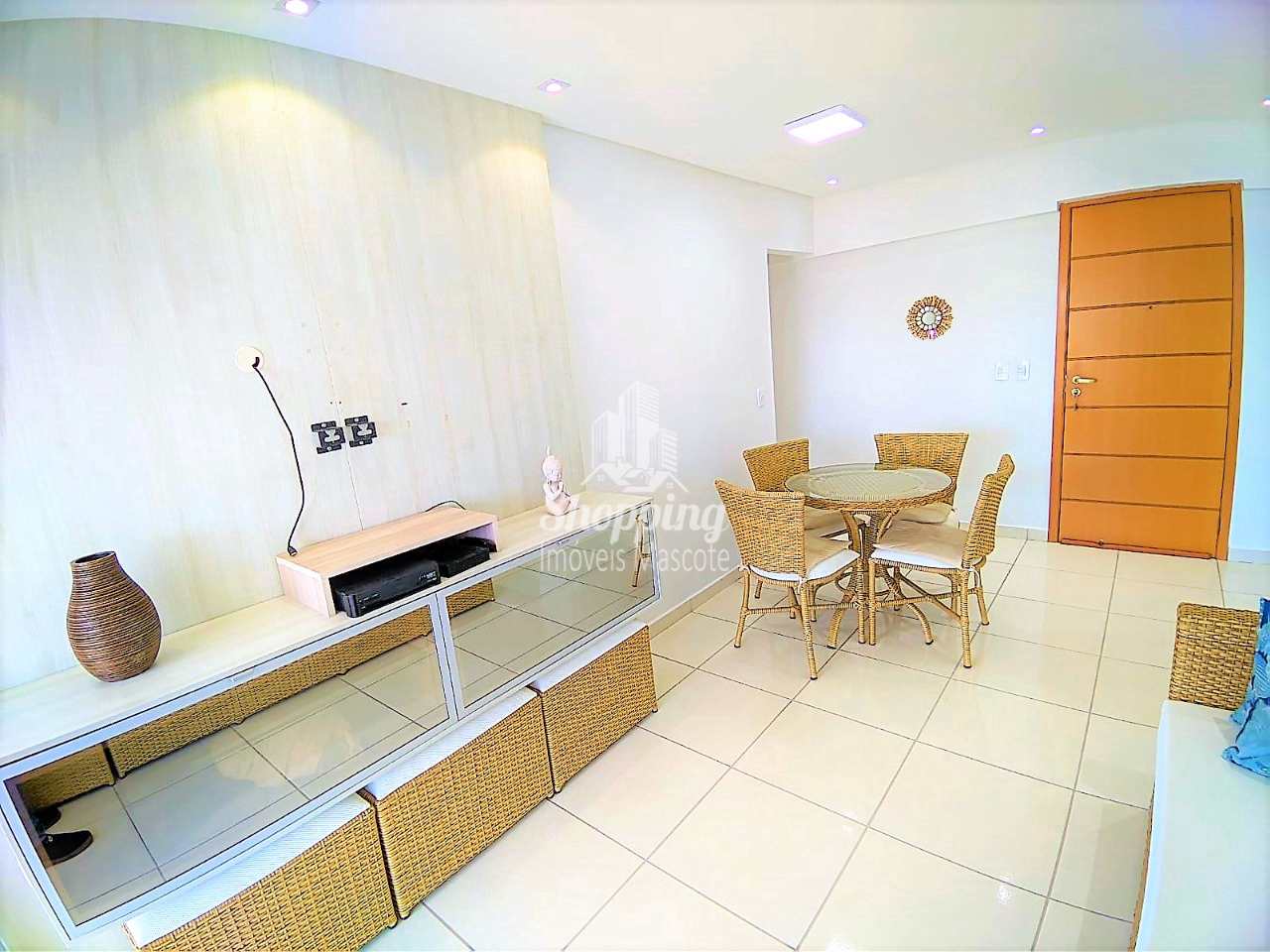 Apartamento à venda com 2 quartos, 78m² - Foto 3