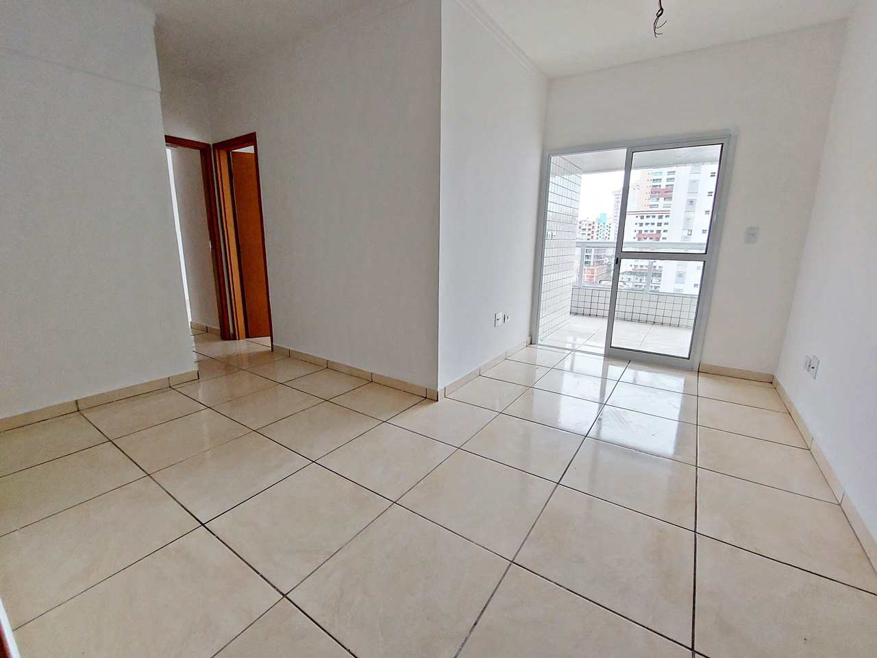 Apartamento à venda com 2 quartos, 70m² - Foto 3