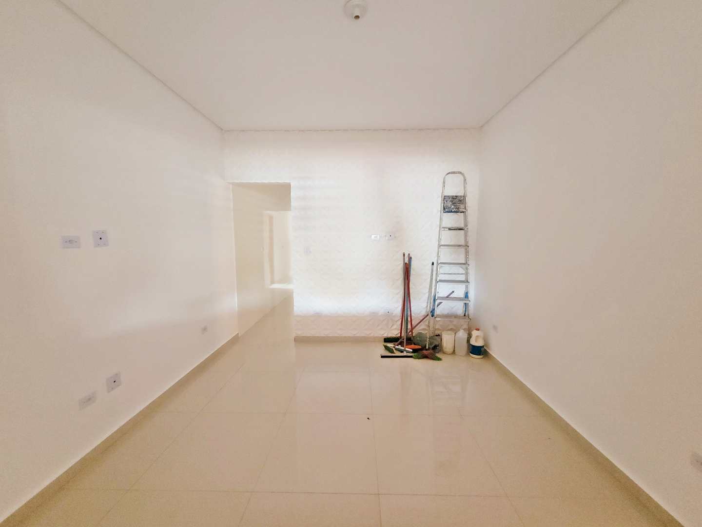 Casa à venda com 2 quartos, 70m² - Foto 5