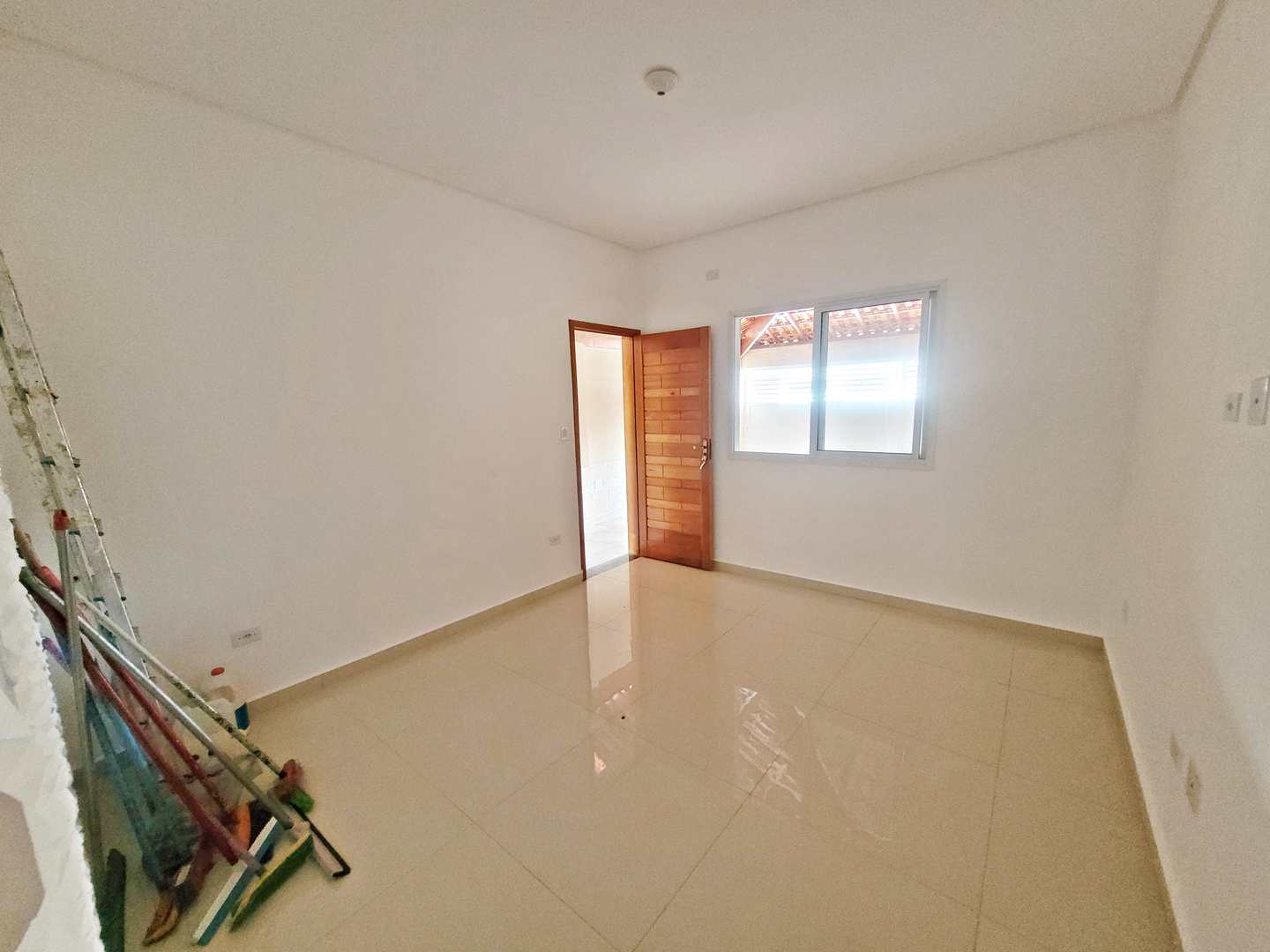 Casa à venda com 2 quartos, 70m² - Foto 6