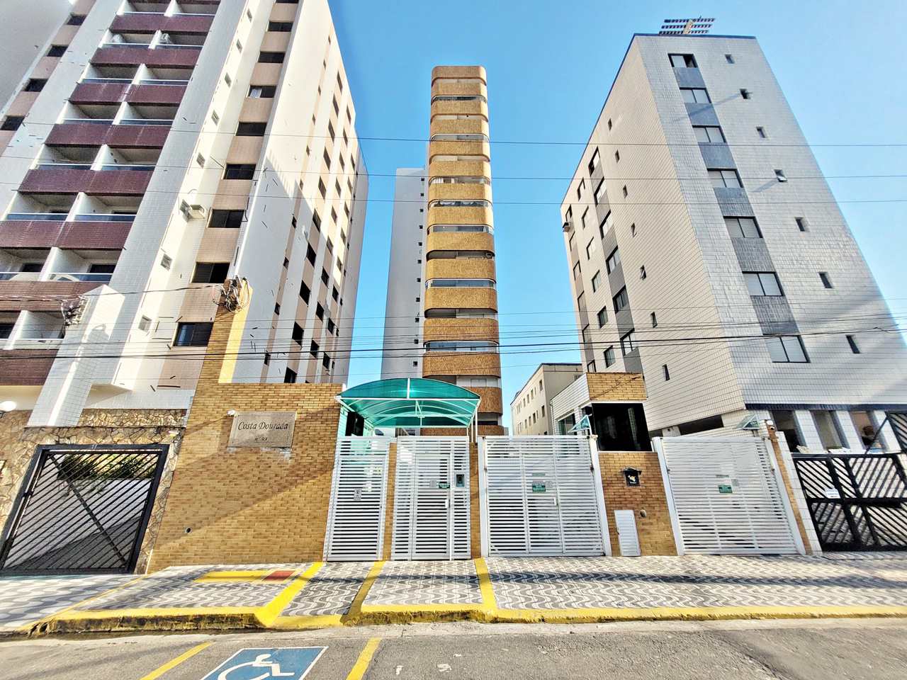 Apartamento à venda com 3 quartos, 76m² - Foto 1