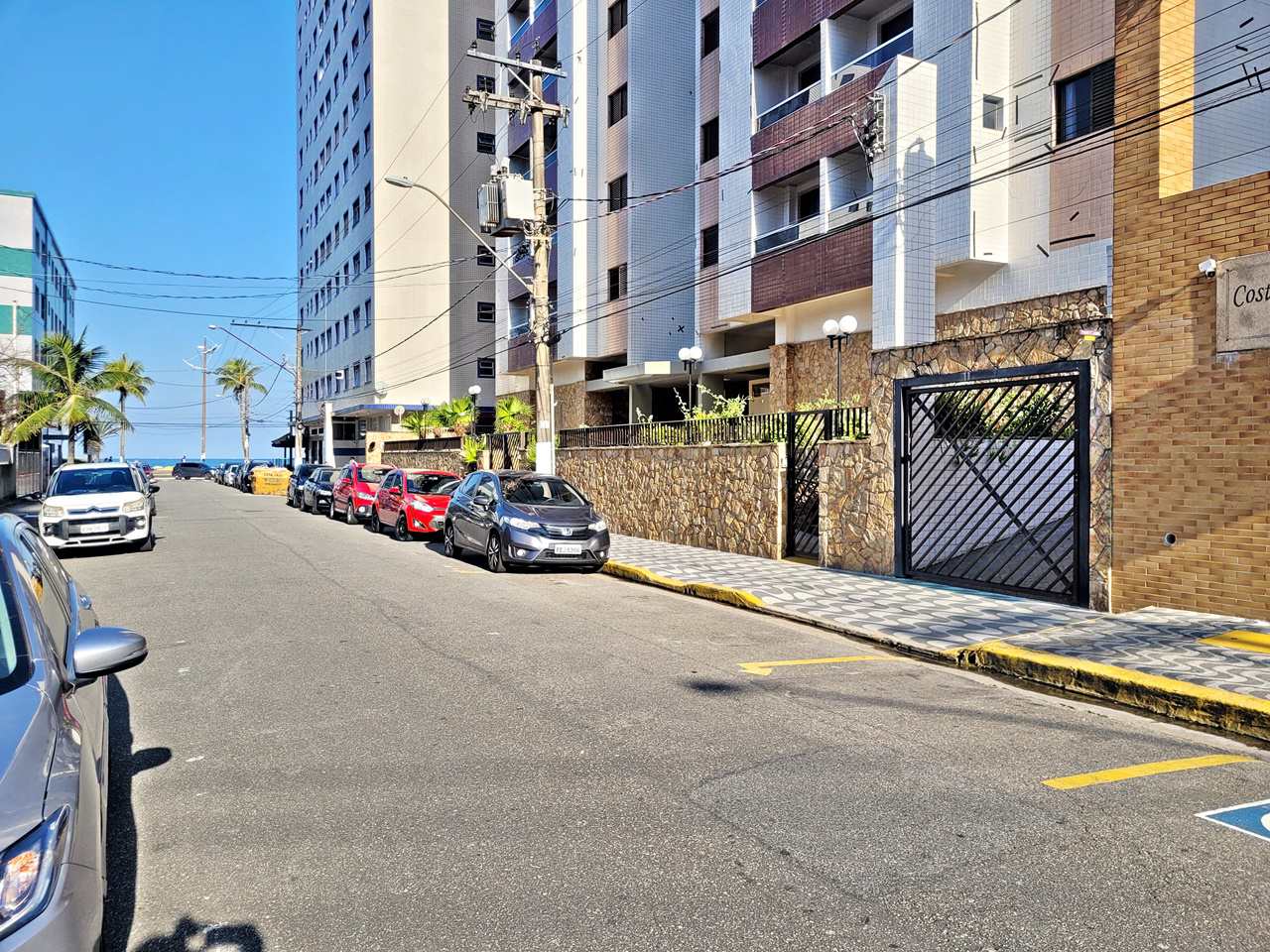 Apartamento à venda com 3 quartos, 76m² - Foto 2