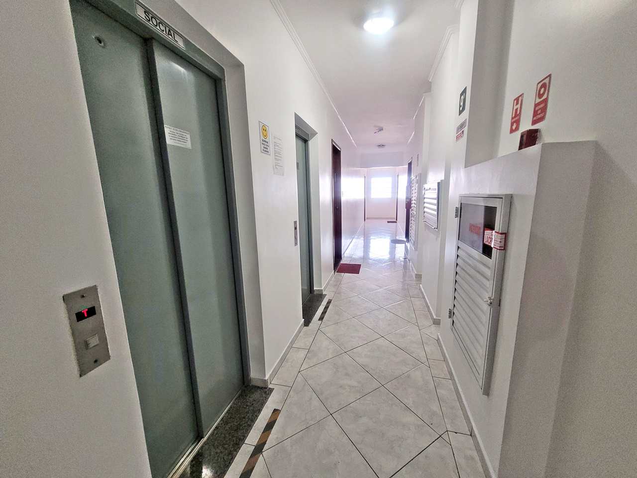 Apartamento à venda com 2 quartos, 57m² - Foto 4