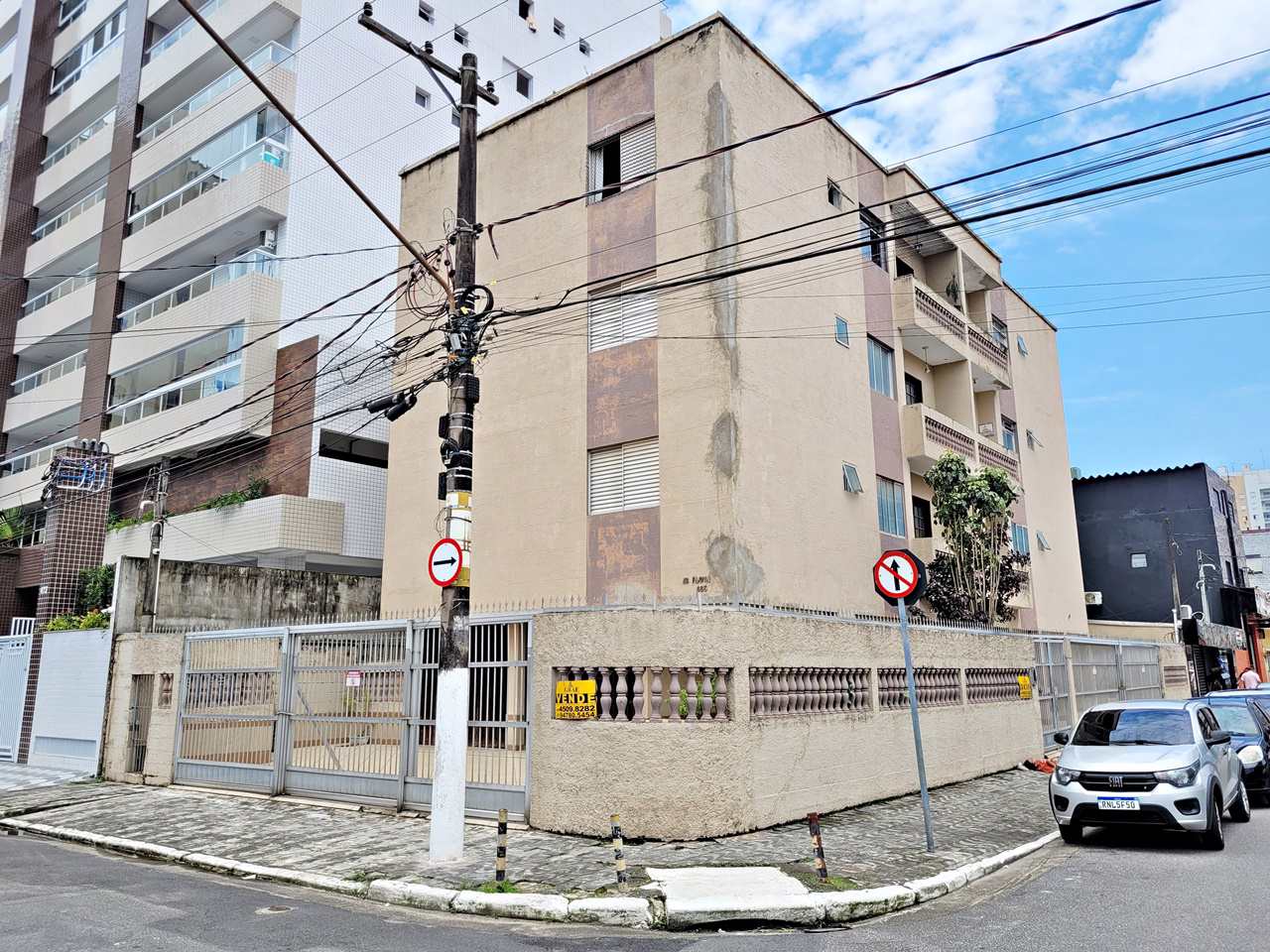 Apartamento à venda com 2 quartos, 70m² - Foto 2