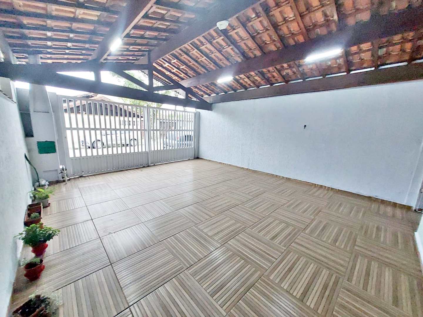 Casa à venda com 2 quartos, 71m² - Foto 4