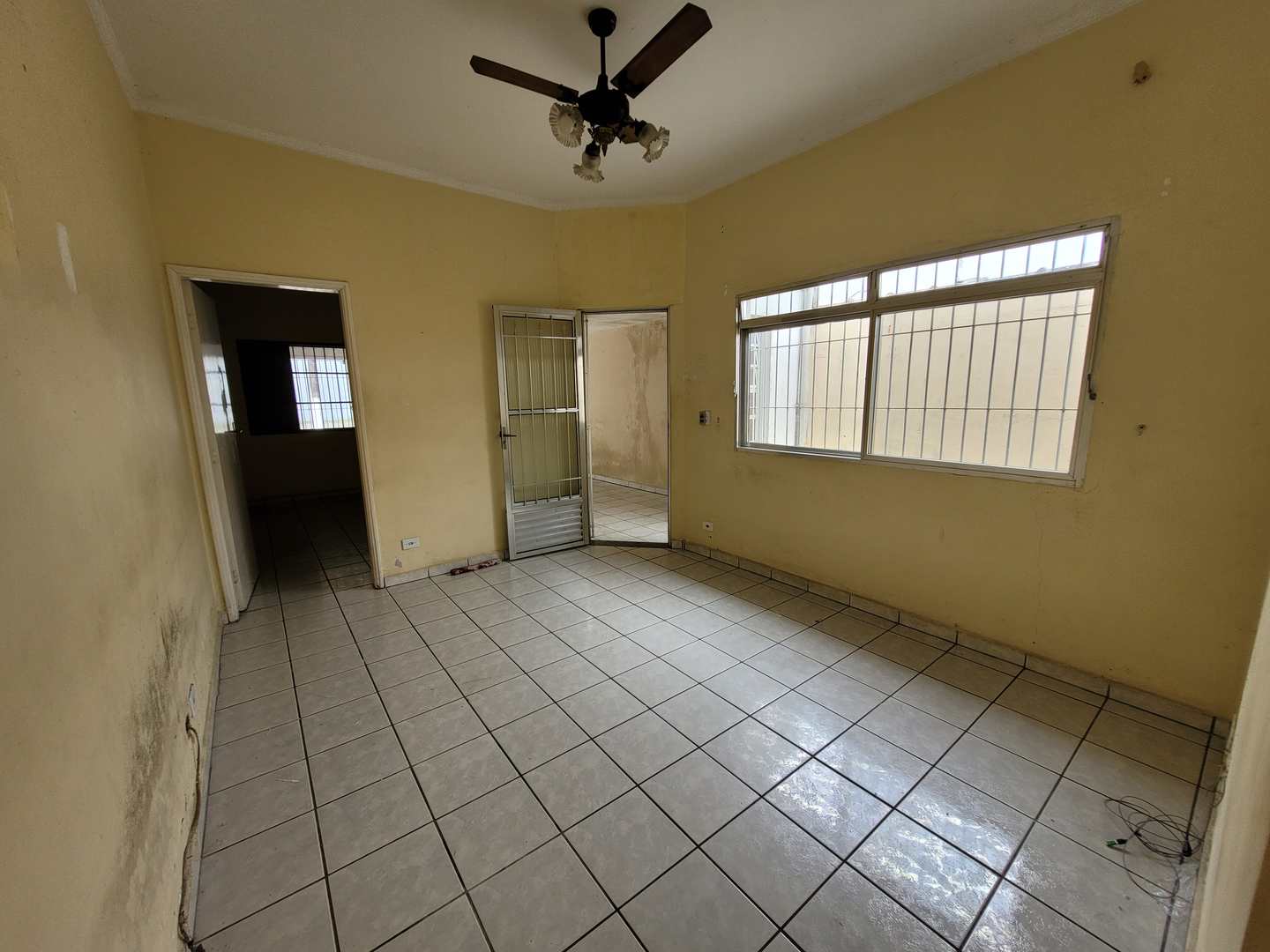 Casa à venda com 2 quartos, 70m² - Foto 6