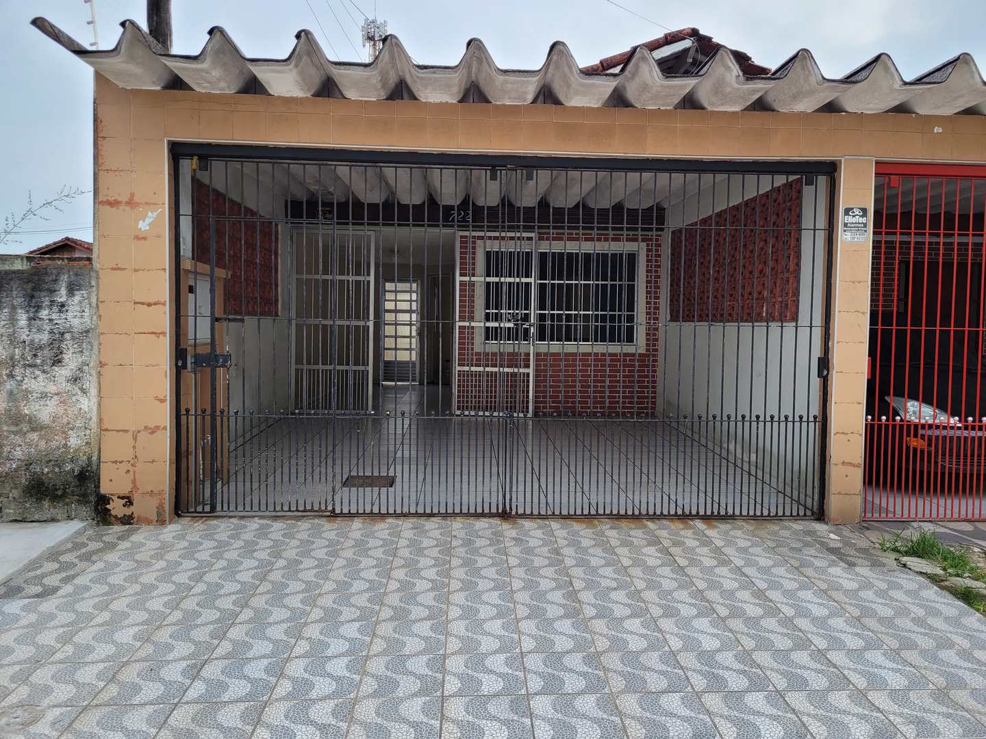 Casa à venda com 2 quartos, 70m² - Foto 1