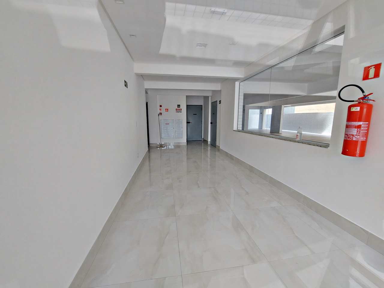 Apartamento à venda com 2 quartos, 80m² - Foto 5