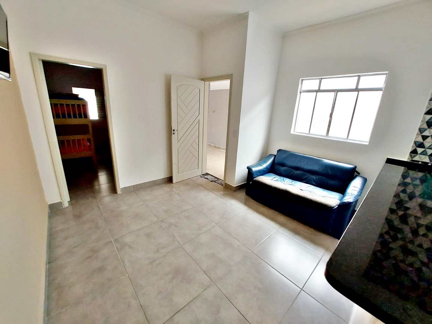 Casa à venda com 3 quartos, 70m² - Foto 4