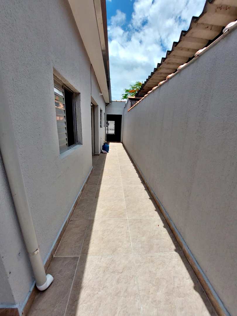 Casa à venda com 3 quartos, 70m² - Foto 12