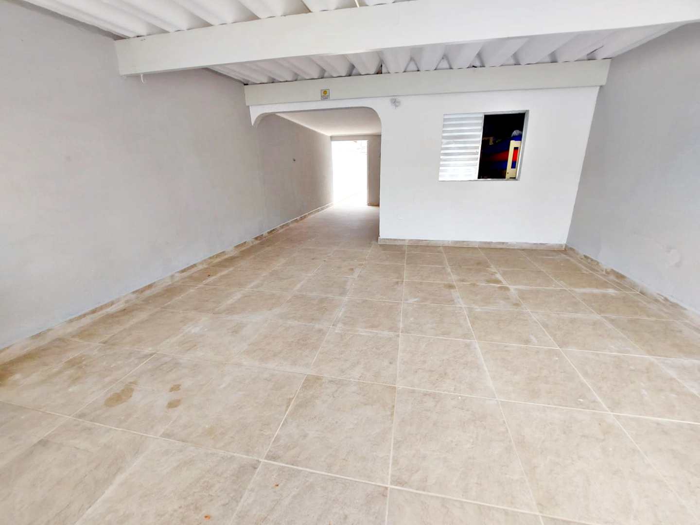 Casa à venda com 3 quartos, 70m² - Foto 2