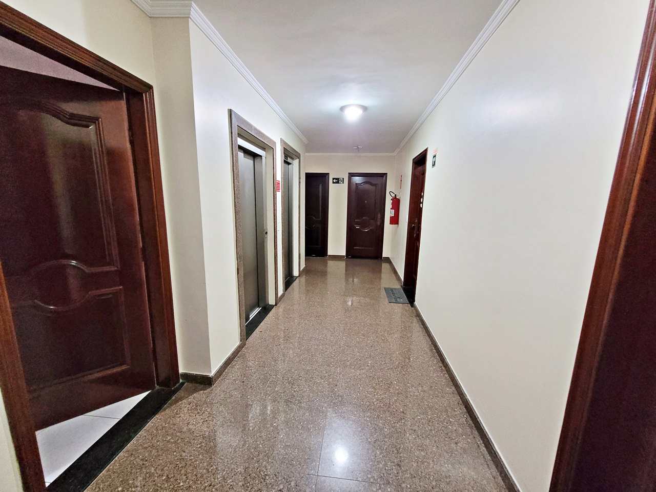 Apartamento à venda com 2 quartos, 96m² - Foto 4