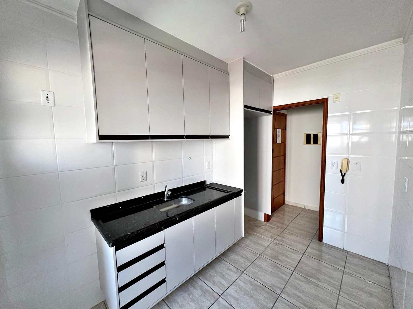 Apartamento à venda com 2 quartos, 70m² - Foto 13