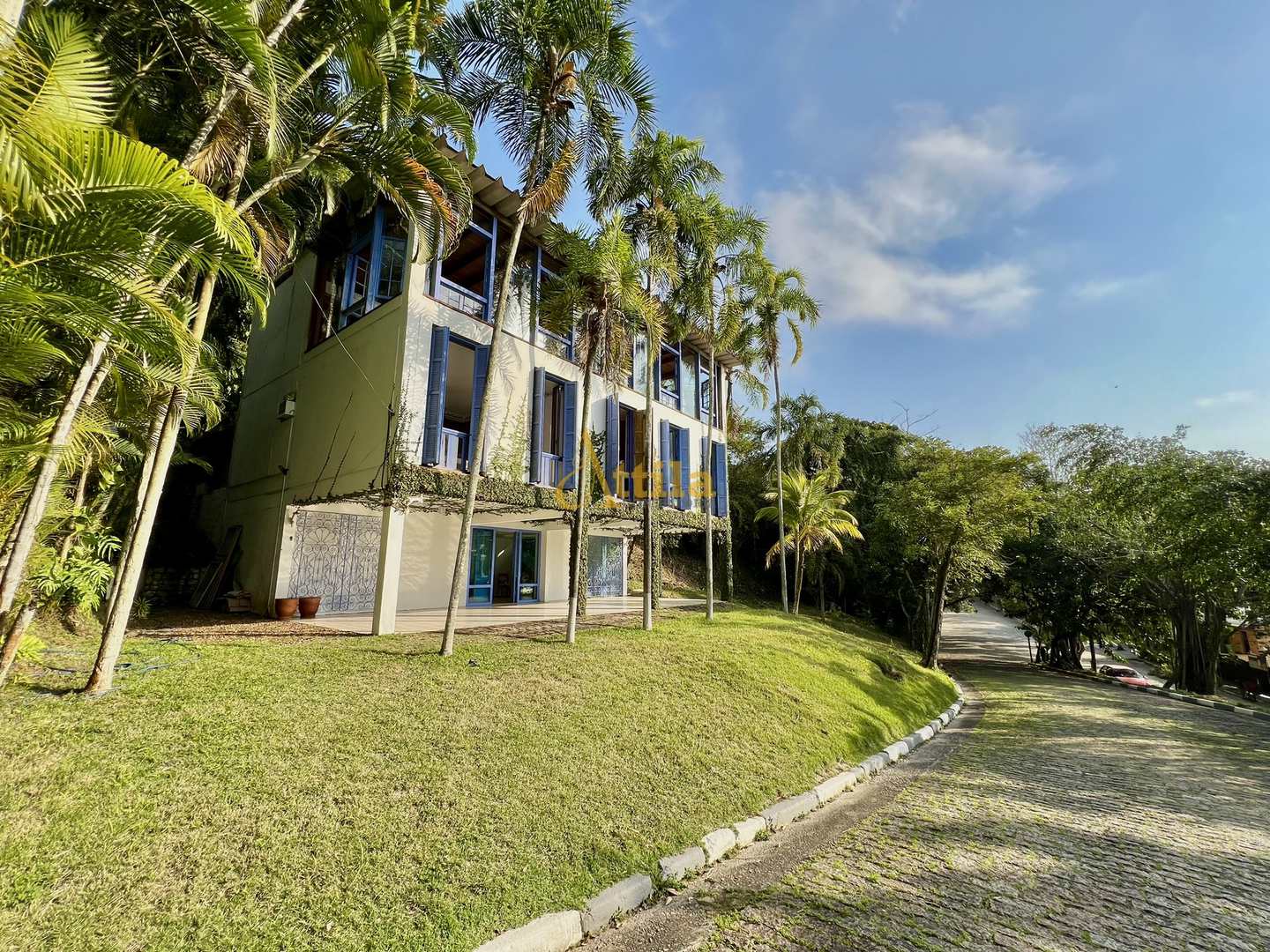 Residência de Luxo com Vista para o Mar na Península em Guarujá