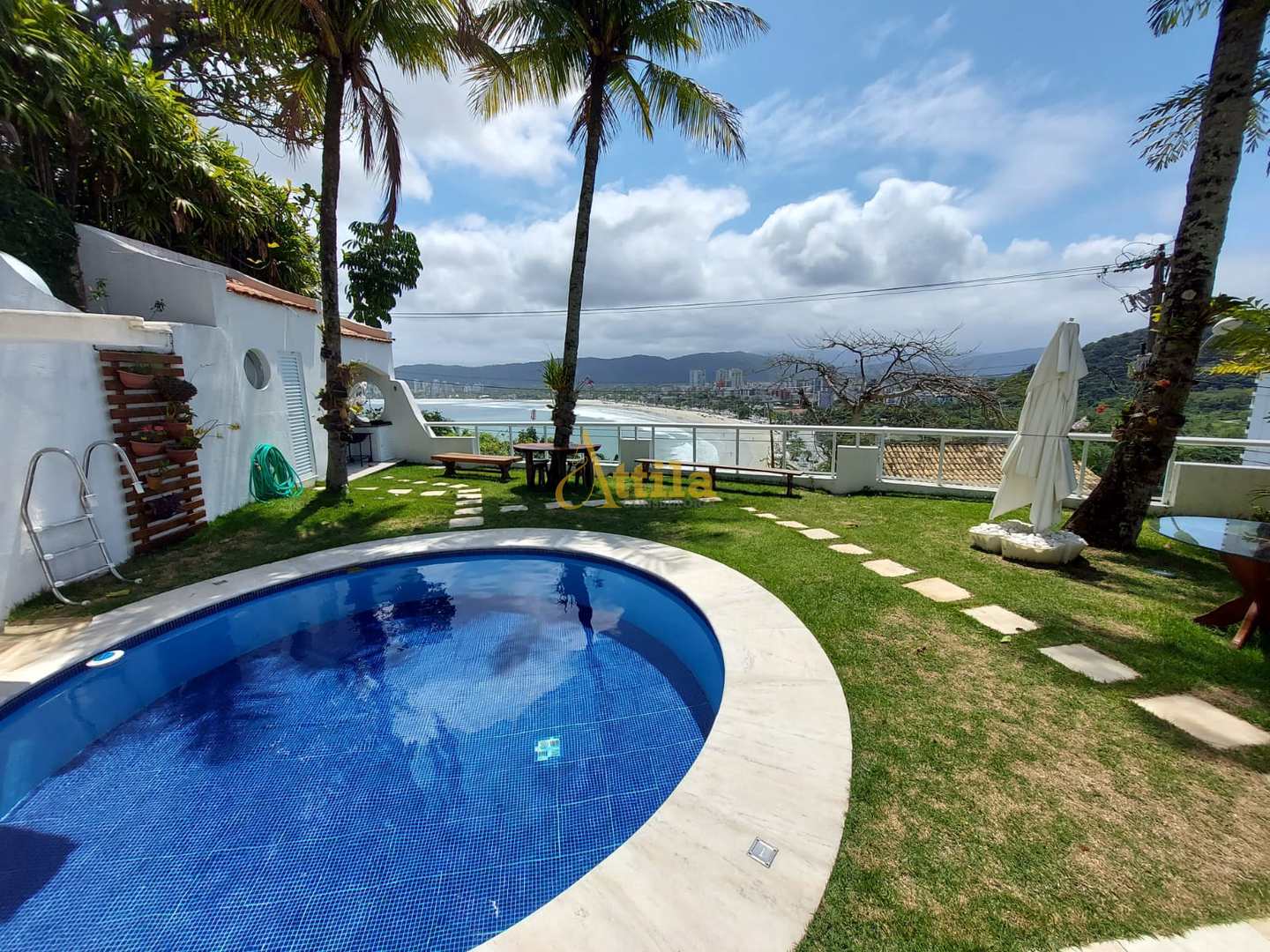 Maravilhosa casa 5 suítes, vista mar, Península