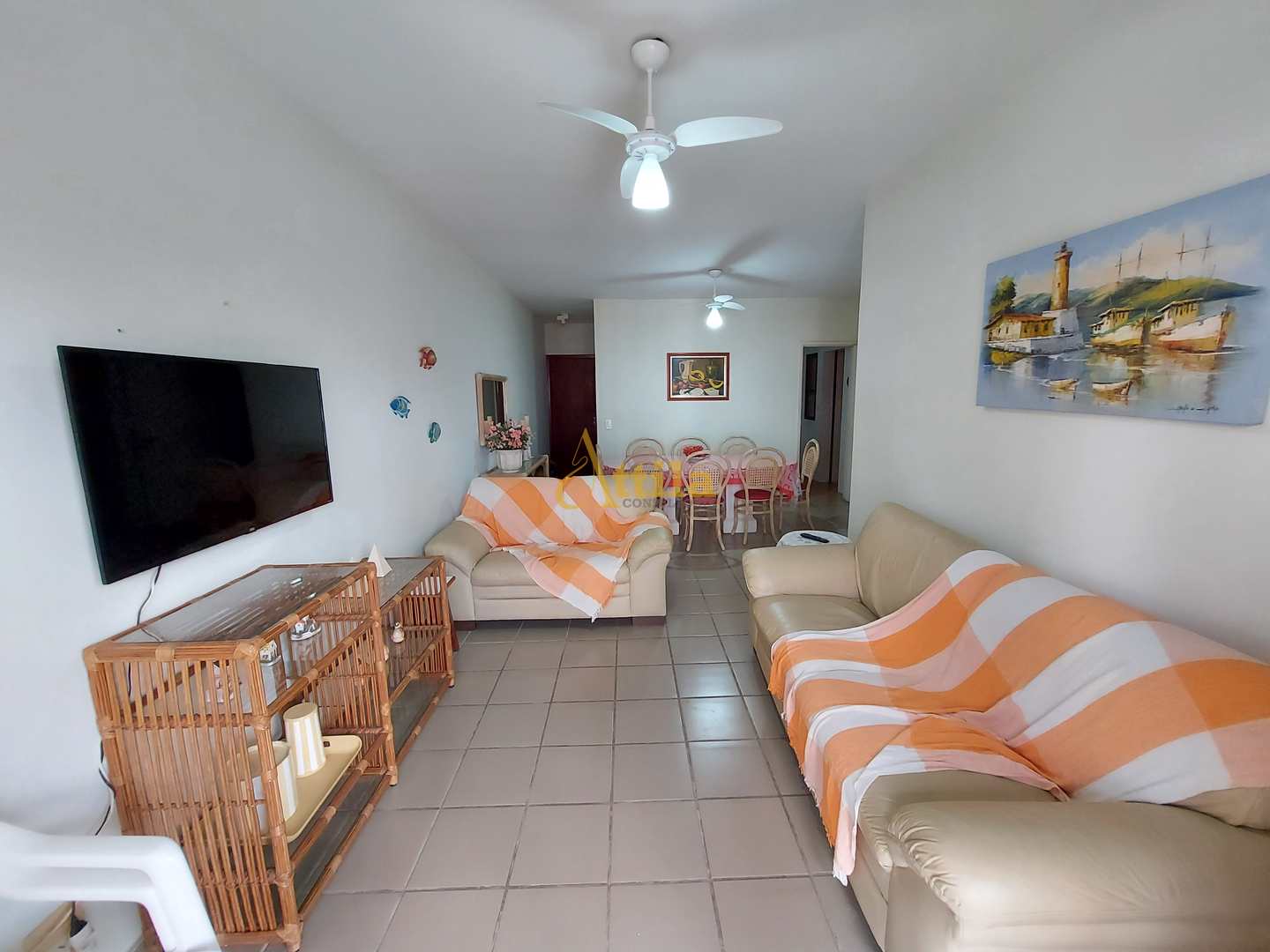 Apto 3 dorms., sacada, 1 vaga, 300mts praia Enseada