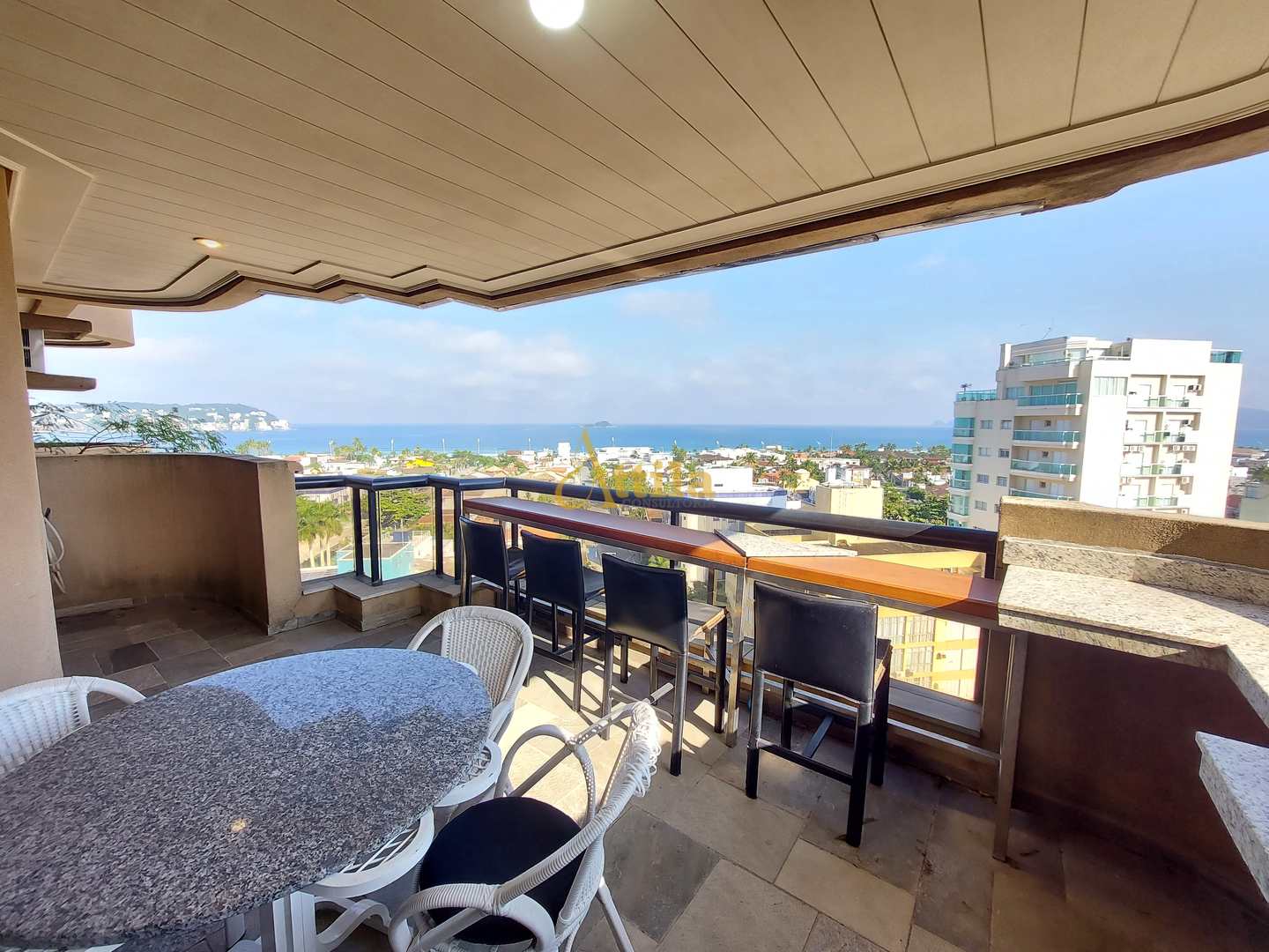 Apto vista mar, andar alto, 4 dorms., 2 vagas, Enseada