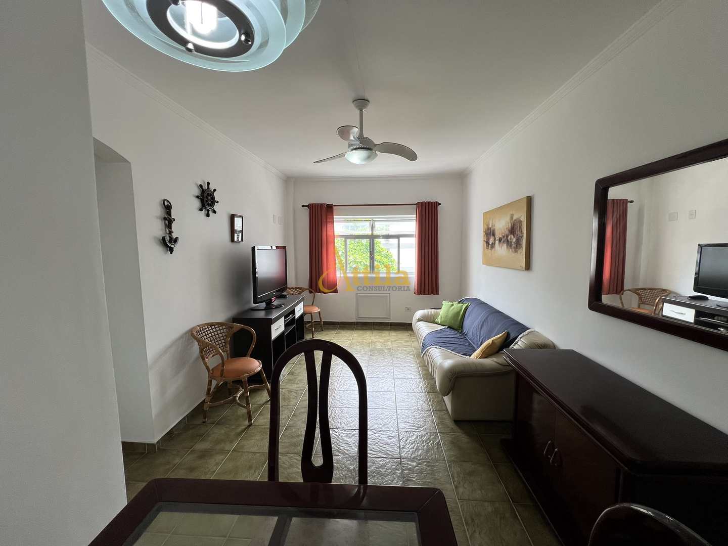 Apto 1 dorm., (lado praia), Enseada, 1 vaga