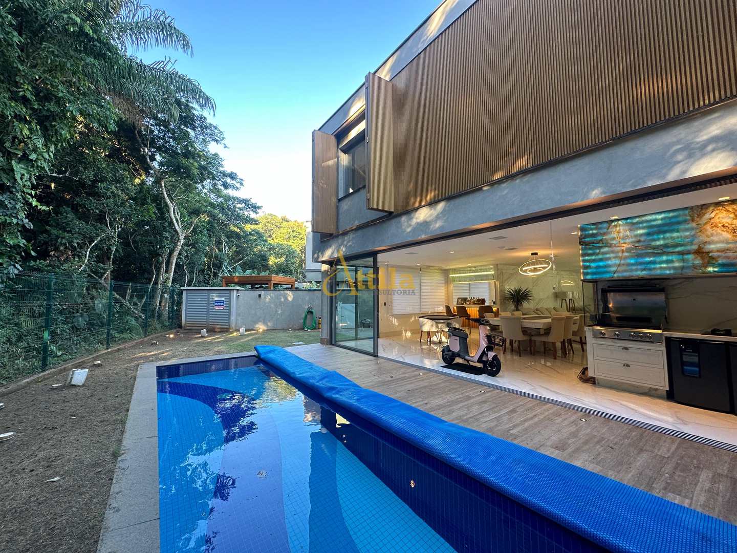 Casa de alto padrão com 4 suítes à venda - Módulo 12