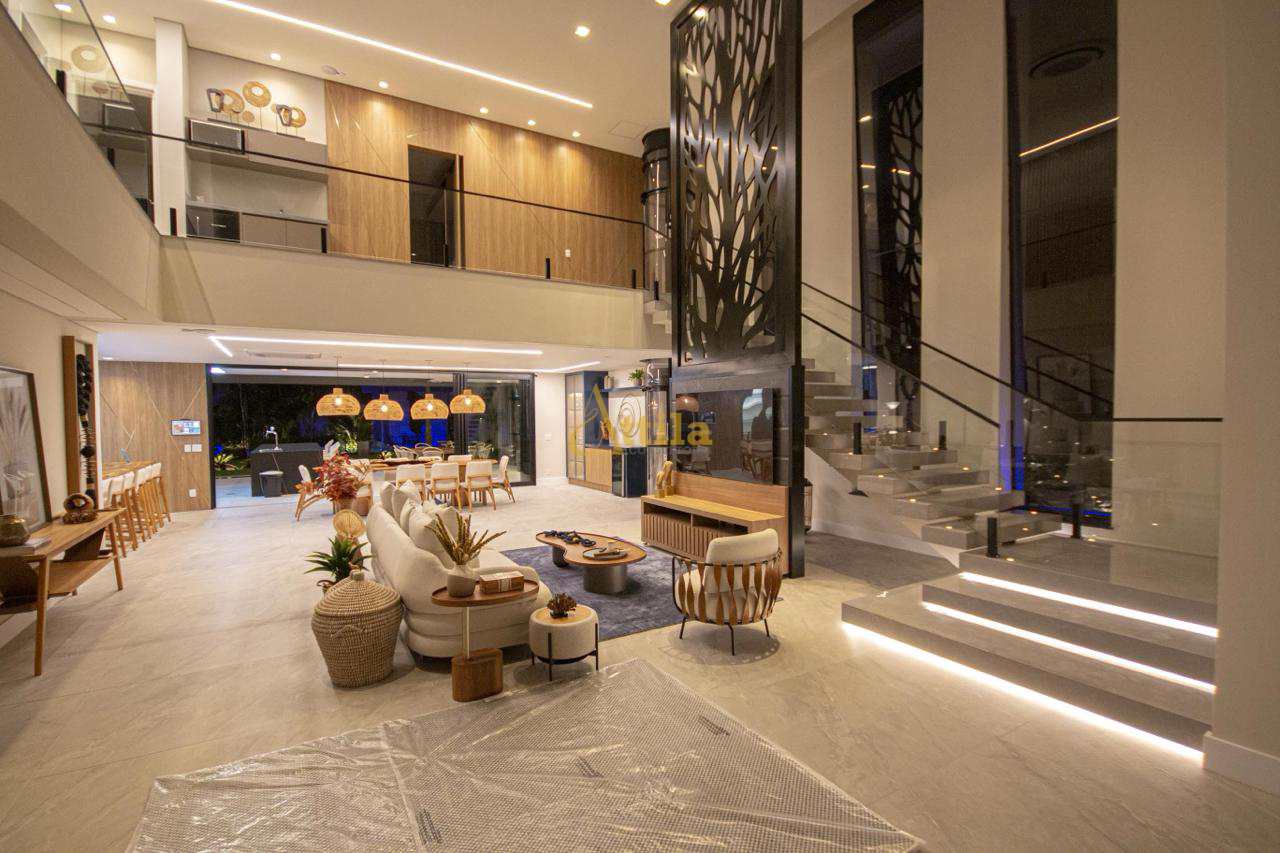 Casa de alto padrão com 6 suítes - Módulo 16