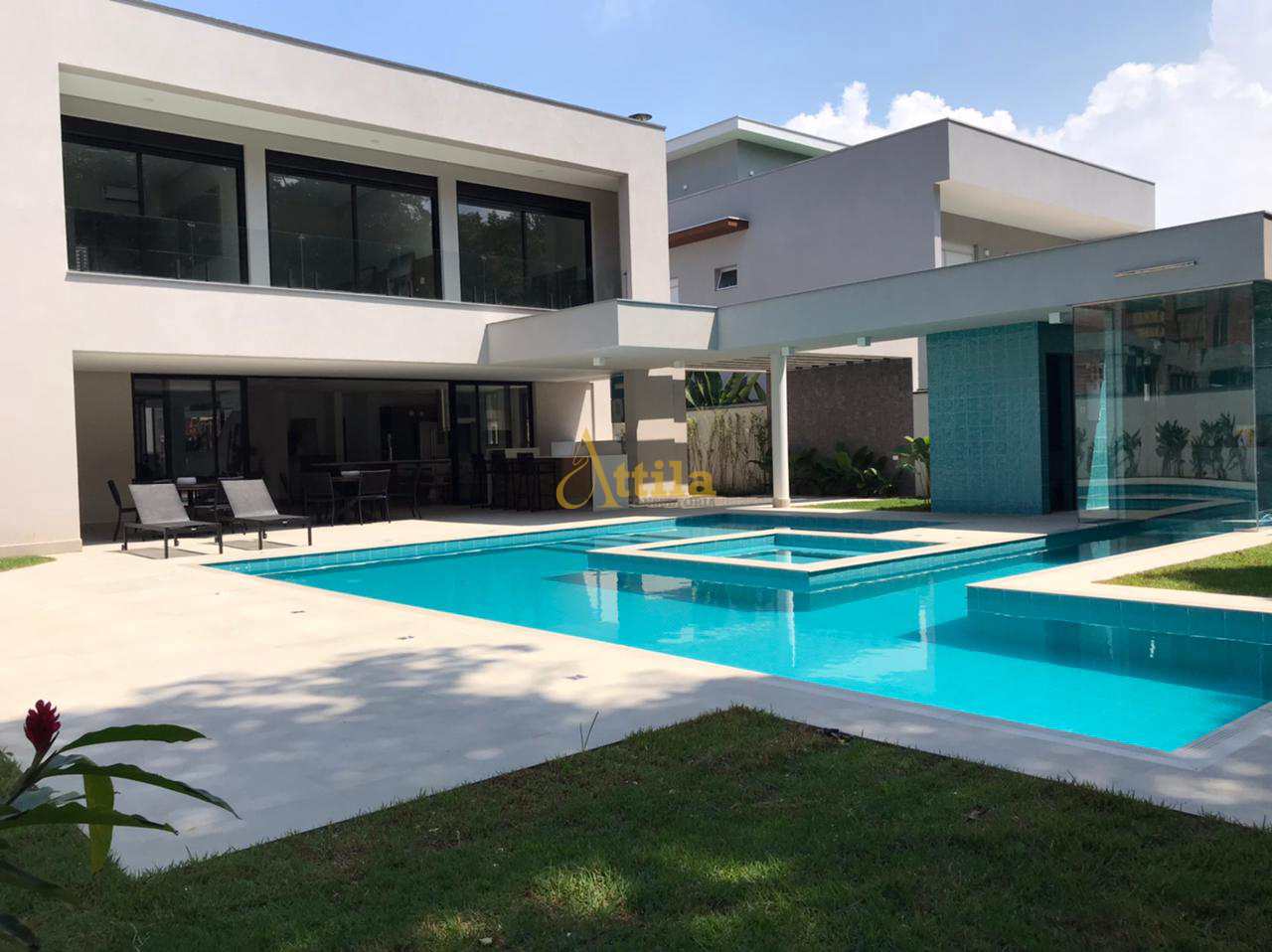 Casa de alto padrão com 5 suítes - Módulo 17
