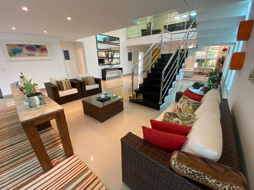 Casa de alto padrão com 6 suítes - Módulo 18
