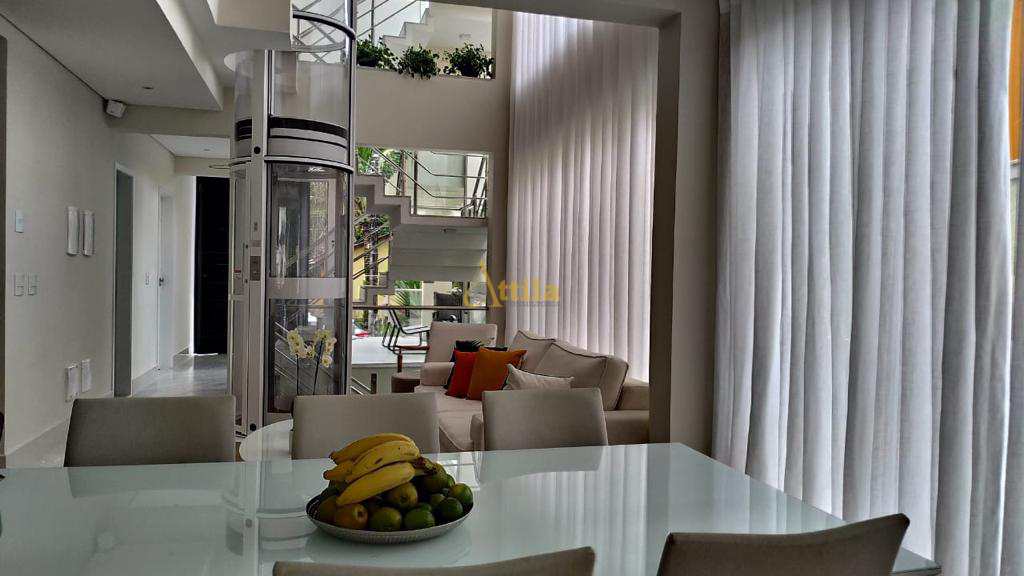 Casa de alto padrão completa com 5 suítes - Módulo 18