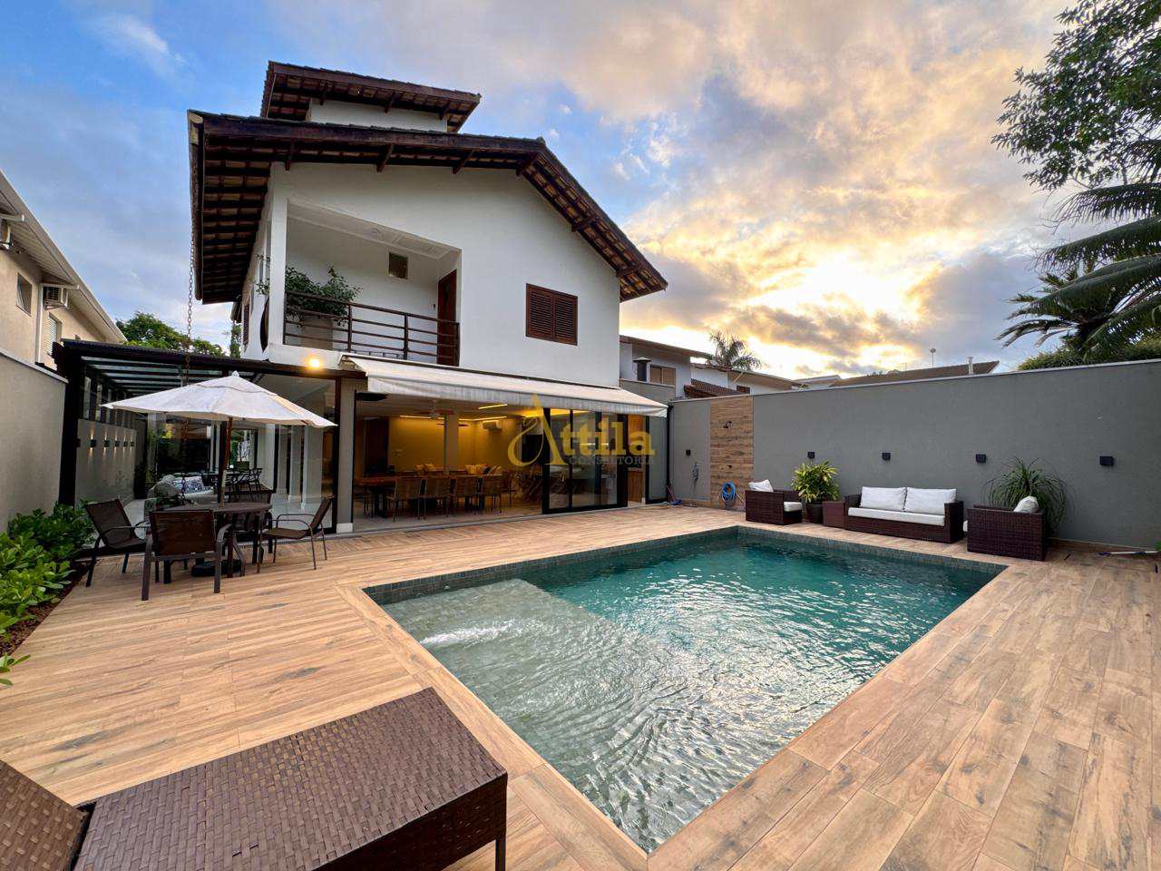 Casa de alto padrão com 5 suítes - Módulo 19
