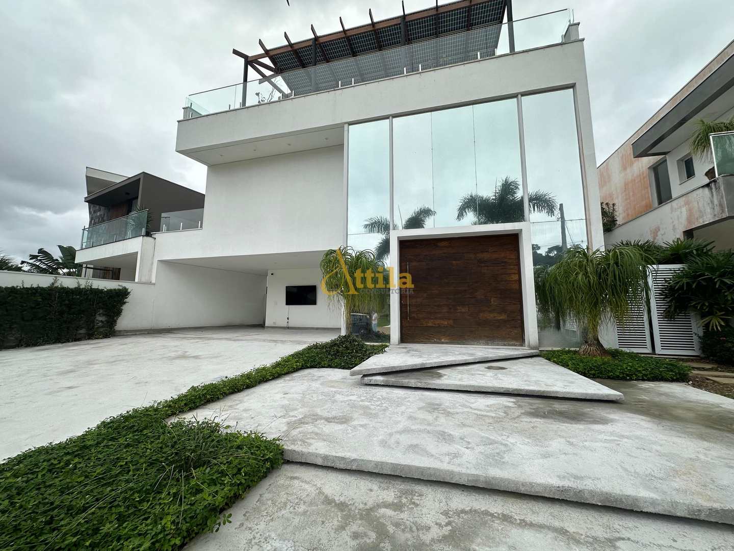 Casa de alto padrão com 6 suítes - Módulo 24 - Riviera